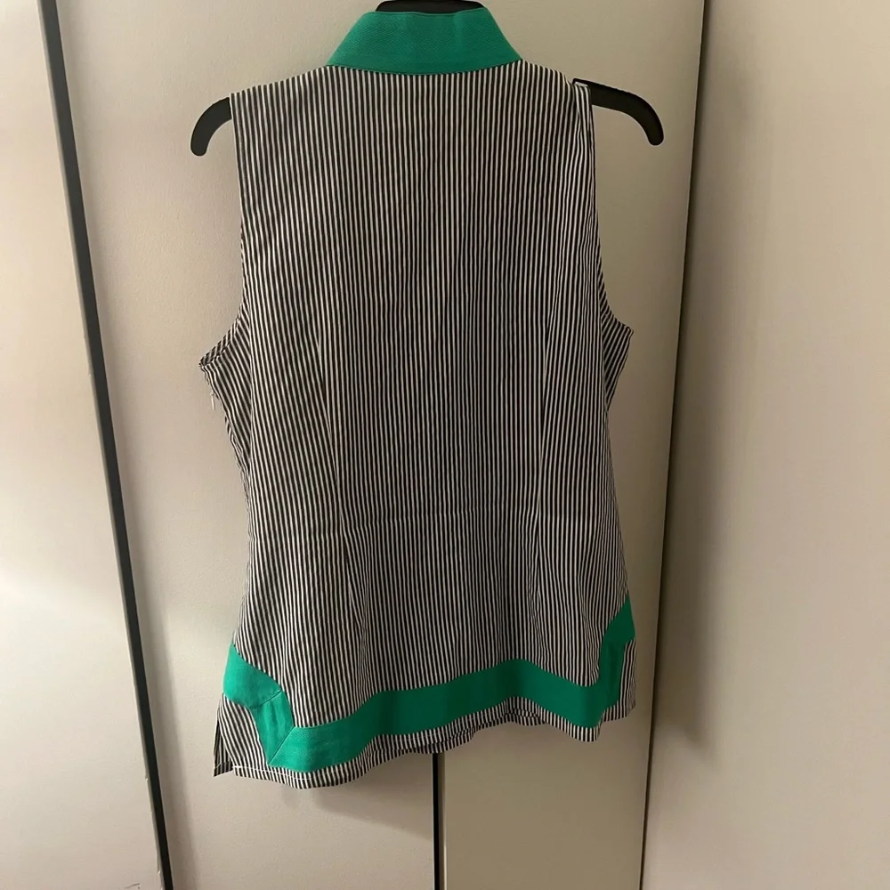 Sail to Sable Gray and Green Sleeveless Top - Picture 4 of 6